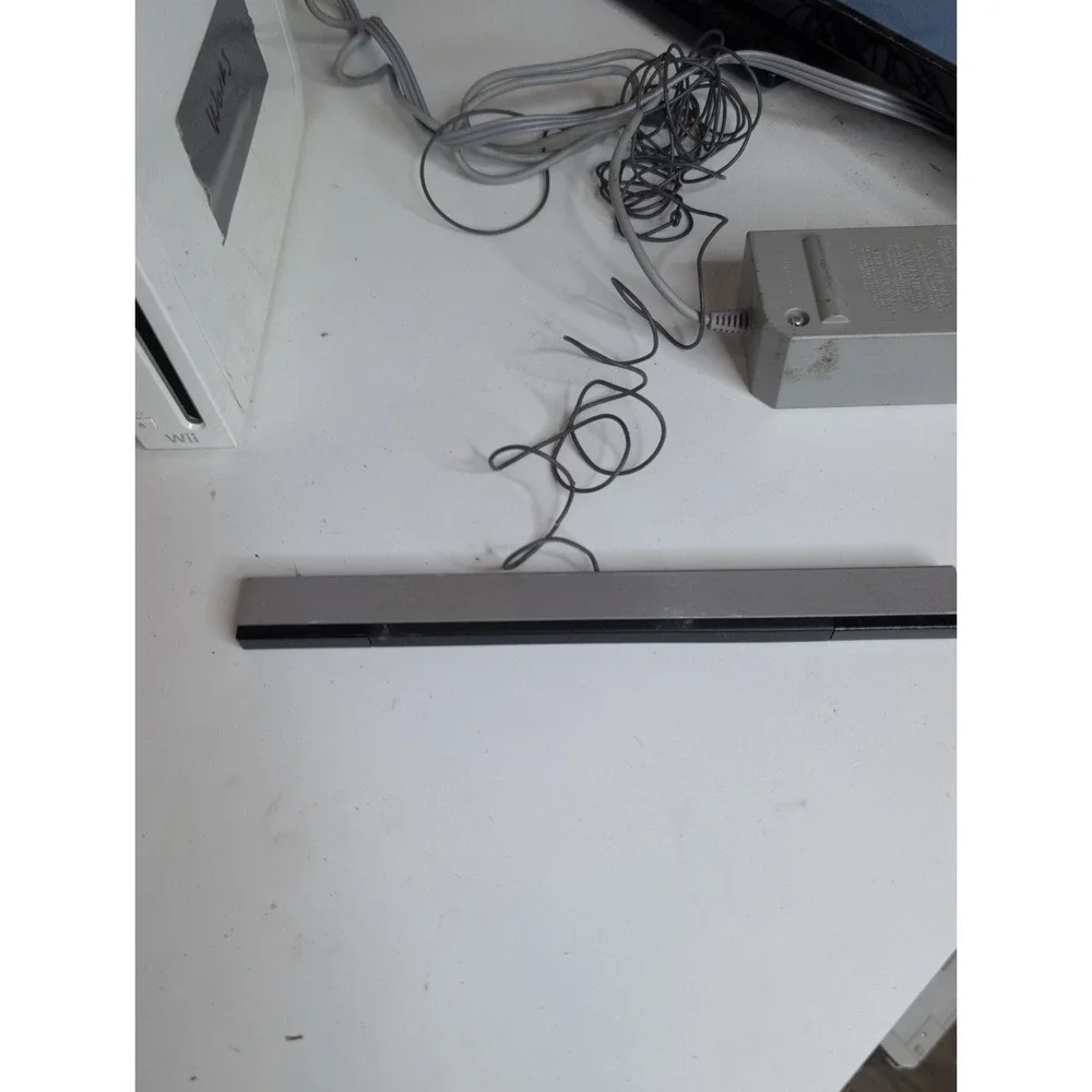 Nintendo Wii RVL-001 GameCube Compatible Console Wii Bundle Wires Wiimote More!